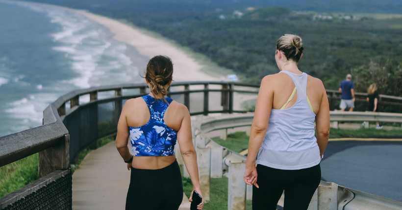 Mujeres caminando. Imagen sin derechos - Kate Trifo. 